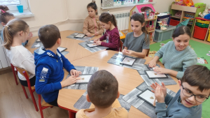 Warsztaty z modeliny w Ożańsku. 21.01.2025 r. – „Prezent dla Babci i Dziadzia”