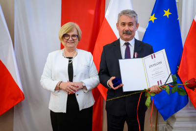 Wójt Gminy Pawłosiów Mariusz Reń uhonorowany Odznaką Honorową