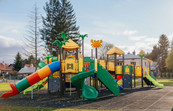 Zaproszenie na nowy plac zabaw w Pawłosiowie!