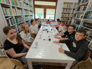 „Bukiety tulipanów dla Mam” w Gminnej Bibliotece Publicznej w Pawłosiowie – 25 maja 2026 r.