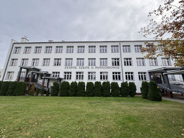 MODERNIZACJA BUDYNKU SZKOŁY W PAWŁOSIOWIE ZAKOŃCZONA